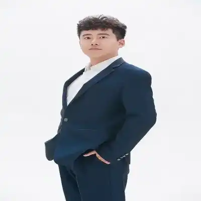 侯旭榕